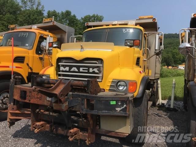 Mack CV700 Kar küreme biçaklari
