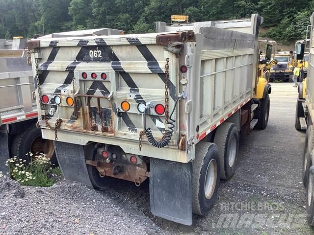 Mack CV700 Kar küreme biçaklari