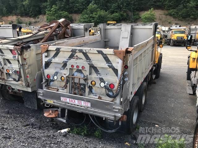 Mack CV700 Kar küreme biçaklari