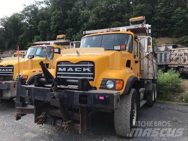 Mack CV700 Kar küreme biçaklari