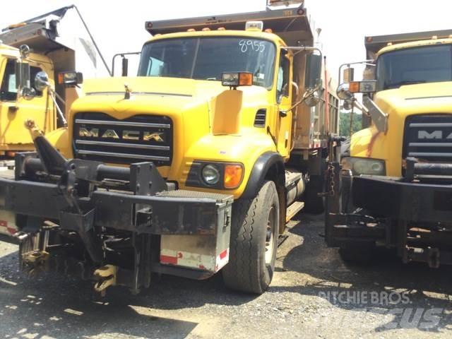 Mack CV700 Kar küreme biçaklari