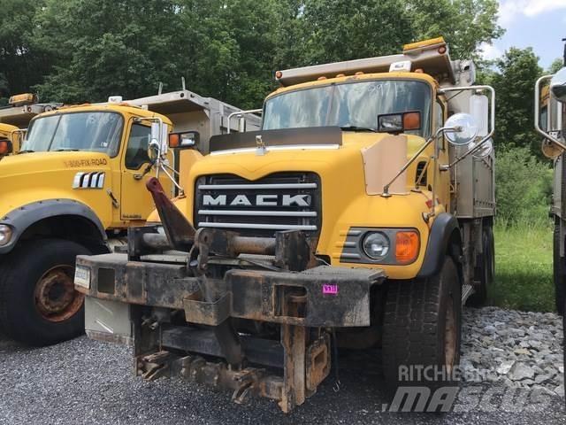 Mack CV700 Kar küreme biçaklari