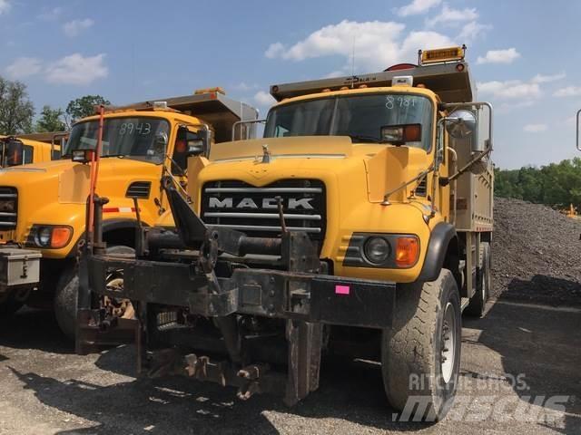 Mack CV700 Kar küreme biçaklari