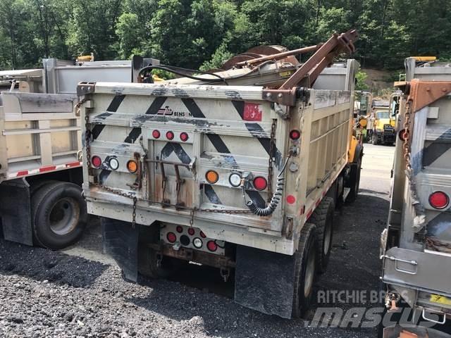Mack CV700 Kar küreme biçaklari
