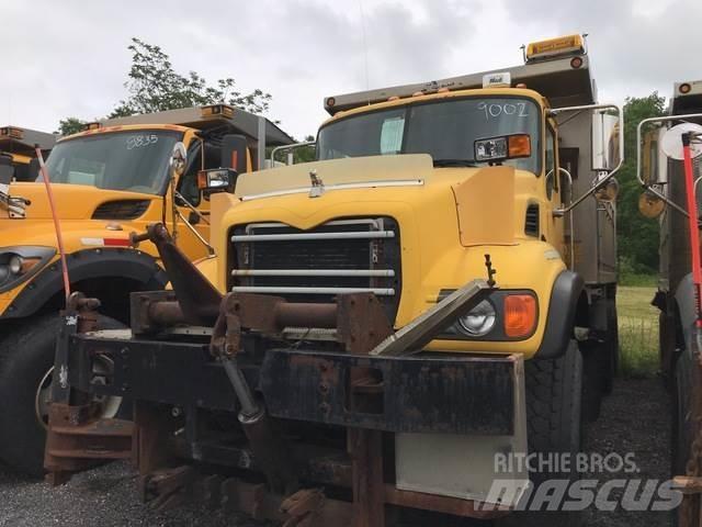 Mack CV700 Kar küreme biçaklari