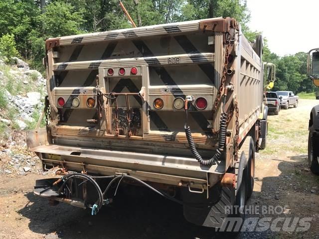 Mack CV700 Kar küreme biçaklari