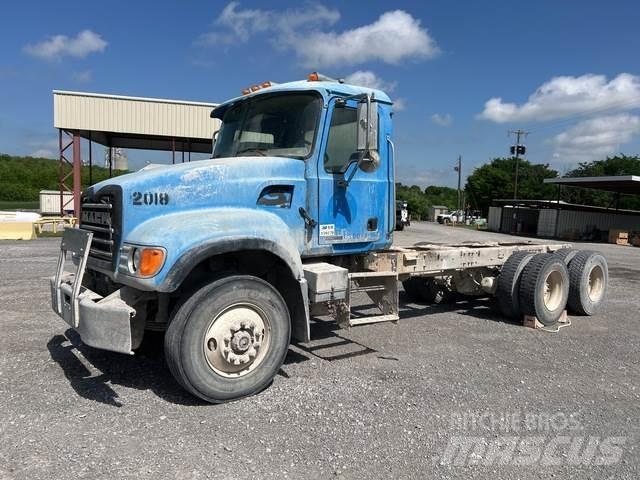 Mack CV713 Kabinler