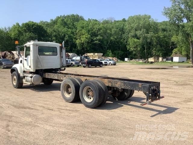 Mack CV713 Kabinler