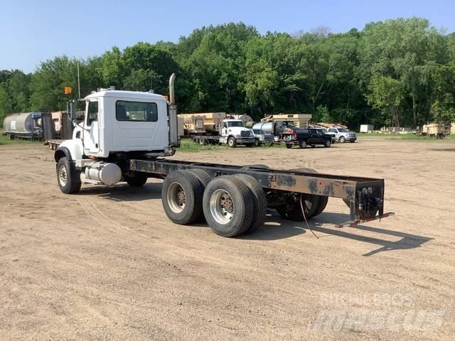 Mack CV713 Kabinler