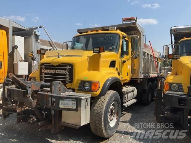 Mack CV713 Kar küreme biçaklari