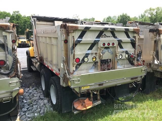 Mack CV713 Kar küreme biçaklari