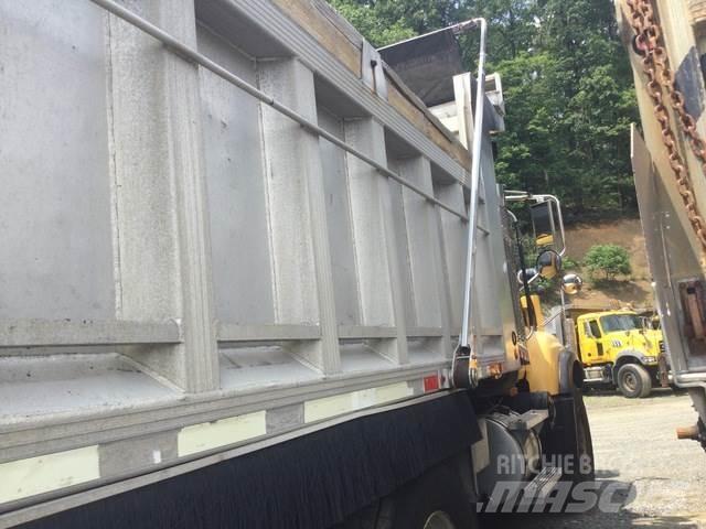 Mack CV713 Kar küreme biçaklari