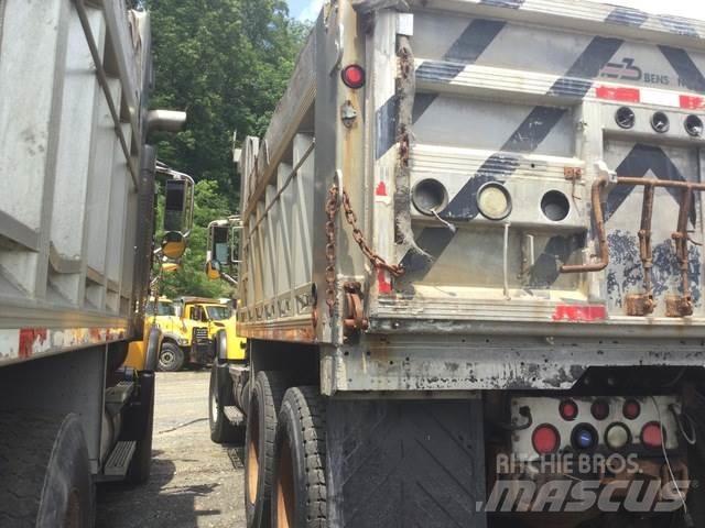 Mack CV713 Kum ve tuz serpiciler
