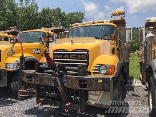 Mack CV713 Kar küreme biçaklari