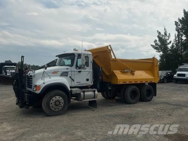 Mack CV713 Kar küreme biçaklari