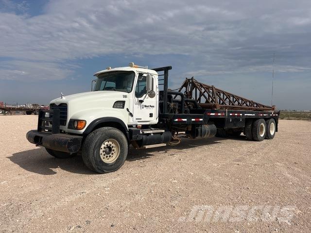 Mack CV713 Flatbed kamyonlar