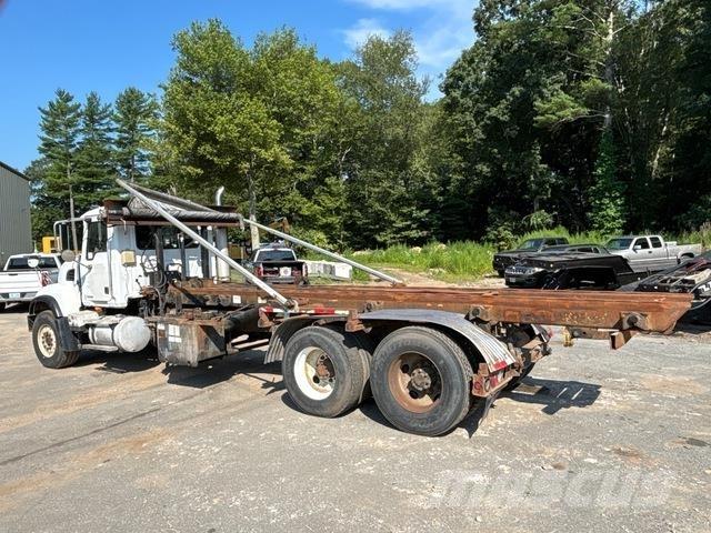 Mack CV713 Hidroliftli kamyonlar