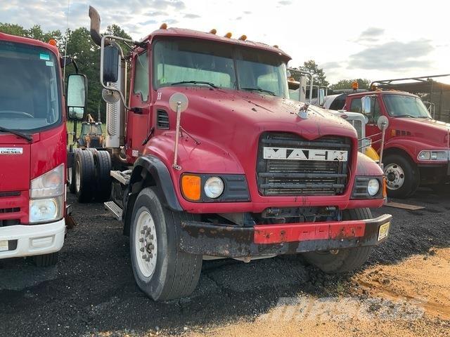 Mack CV713 Kabinler
