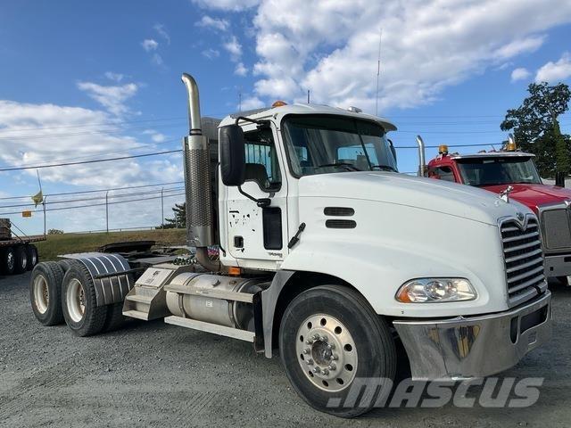 Mack CXN613 Çekiciler