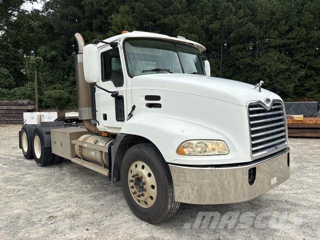 Mack CXN613 Çekiciler