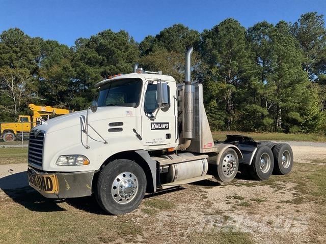 Mack CXN613 Çekiciler