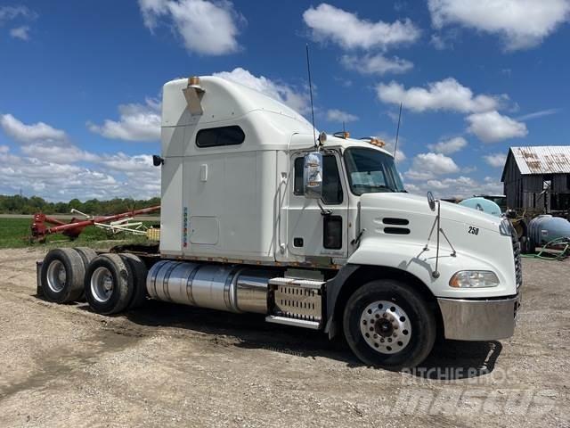 Mack CXU600 Çekiciler