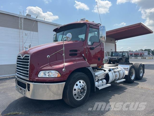 Mack CXU612 Çekiciler