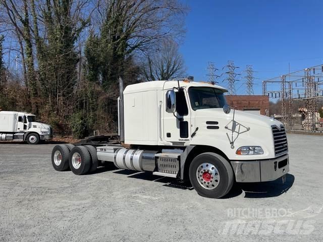 Mack CXU613 Çekiciler