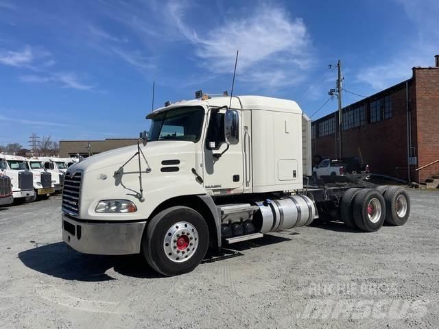 Mack CXU613 Çekiciler