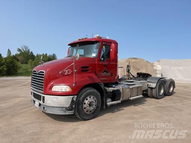 Mack CXU613 Çekiciler