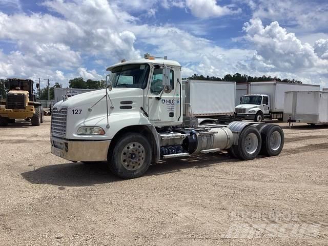 Mack CXU613 Çekiciler