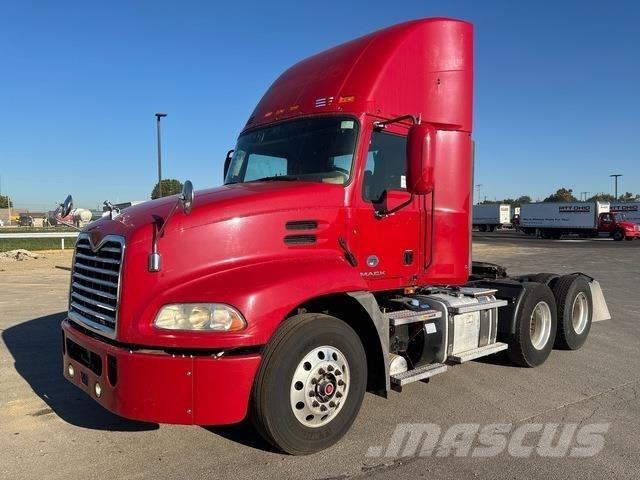 Mack CXU613 Çekiciler