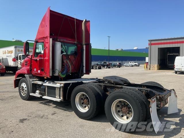 Mack CXU613 Çekiciler