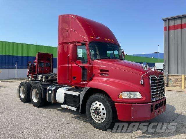 Mack CXU613 Çekiciler