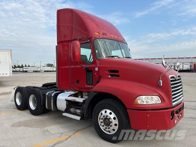 Mack CXU613 Çekiciler