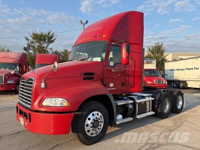Mack CXU613 Çekiciler