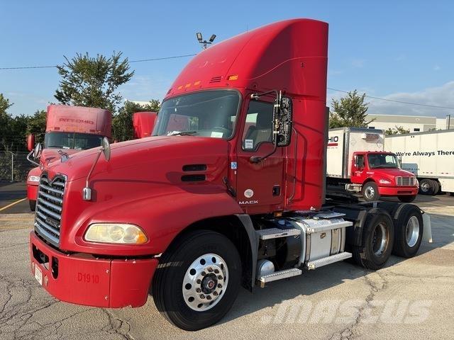 Mack CXU613 Çekiciler