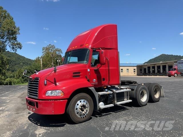Mack CXU613 Çekiciler