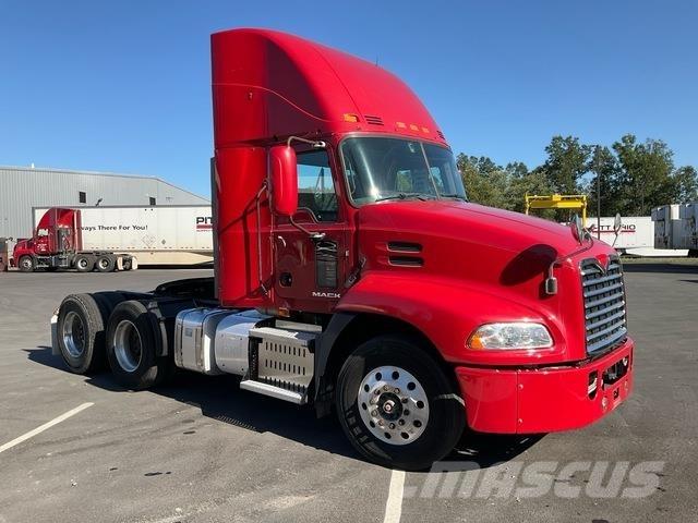 Mack CXU613 Çekiciler
