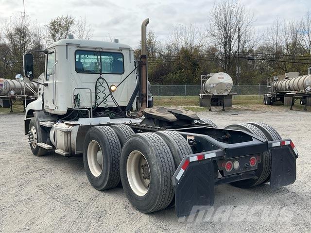 Mack CXU613 Çekiciler