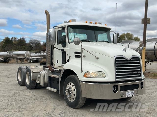 Mack CXU613 Çekiciler