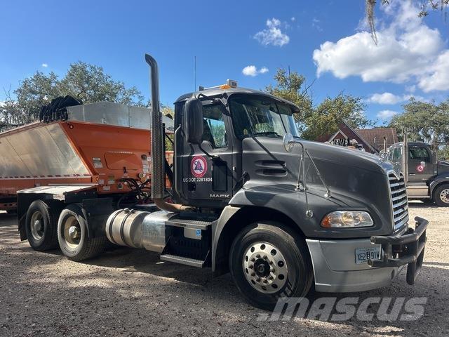 Mack CXU613 Çekiciler