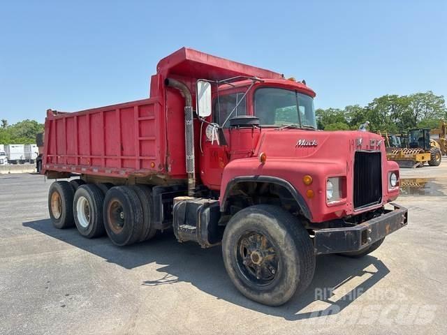 Mack DM685 Damperli kamyonlar