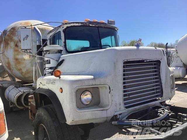 Mack DM690S Diger kamyonlar
