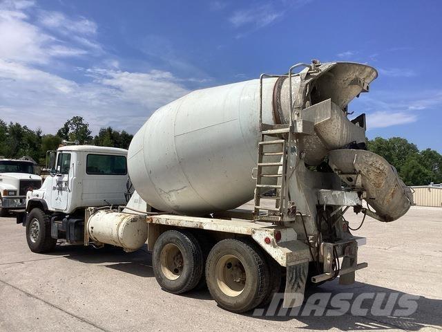 Mack DM690S Diger kamyonlar
