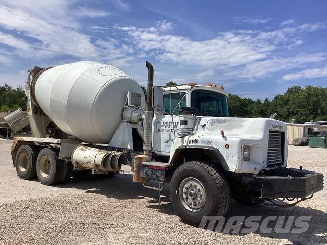 Mack DM690S Diger kamyonlar