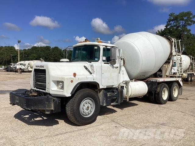 Mack DM690S Diger kamyonlar
