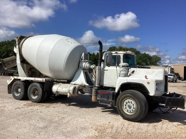 Mack DM690S Diger kamyonlar