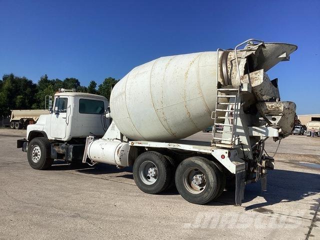 Mack DM690S Diger kamyonlar
