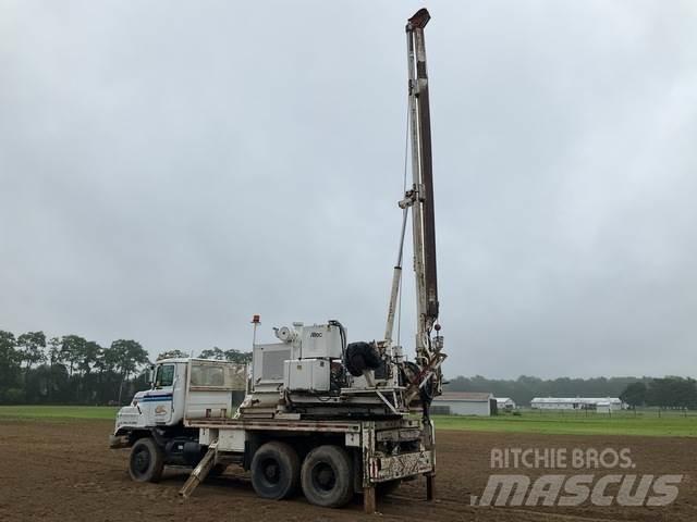 Mack DMM6906S Gezer sondaj kamyonları